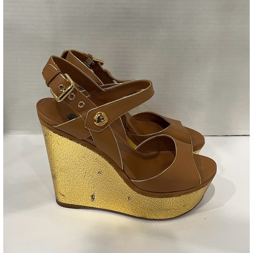 Louis Vuitton size 37.5 EU wedges